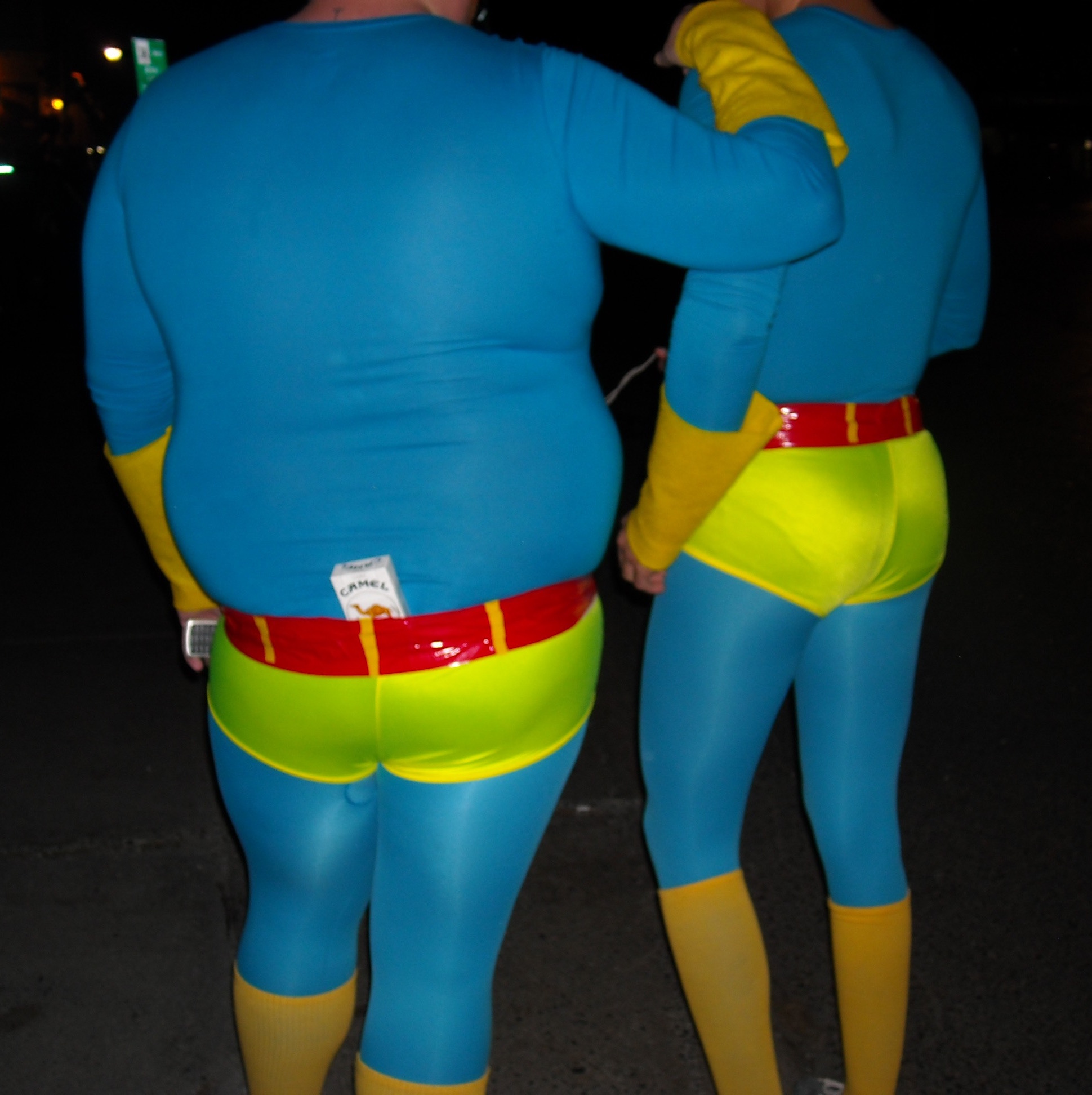 #04: Halloween Costumes, Zombies, Balloon Boy, Northwest Pilots