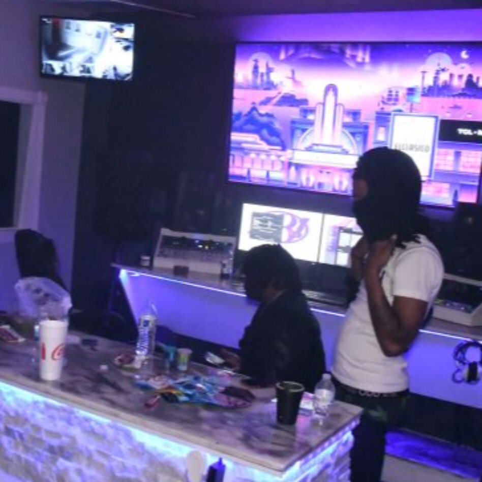 Check In With Worldwide Listeners Ep.5. . . 281 Studios With @ staydown_4da_bandzzz and @richass_skrill