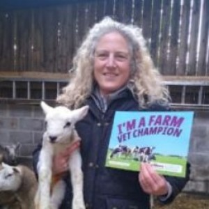 QI Boxset: Farm Vet Champions. Fiona Lovatt and Pam Mosedale