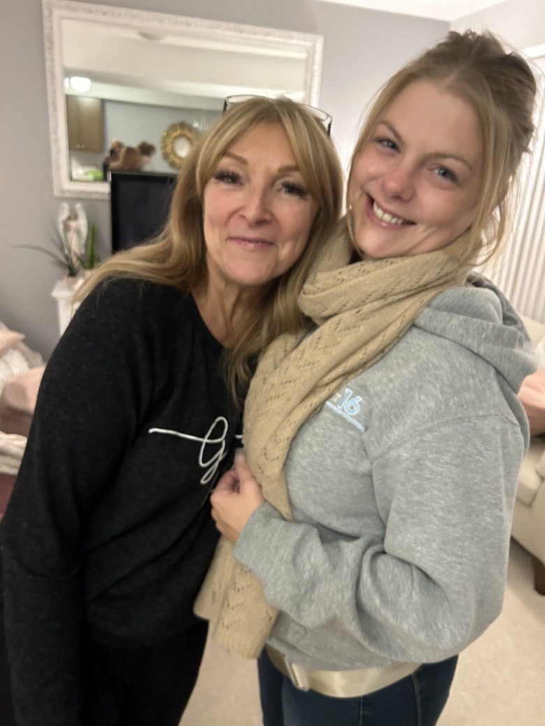 Full Circle ⭕️ Podcast - ”Evening Journal” w / Amanda Adams & Corinna Flagg Upshaw Sep 28, 2023