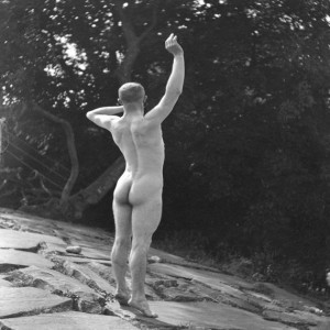 Episode 42 - Nude, Lewd, Rude Dudes of the 1900s. 