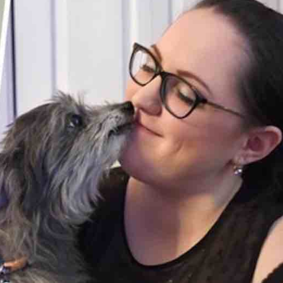 Woman Realizes the Old Dog She Just Adopted Was Same One She Had as a Child