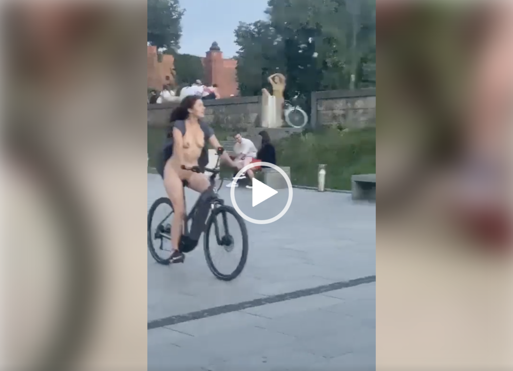 KrakCast News – More naked people in Krakow KrakCast News – More naked people in Krakow