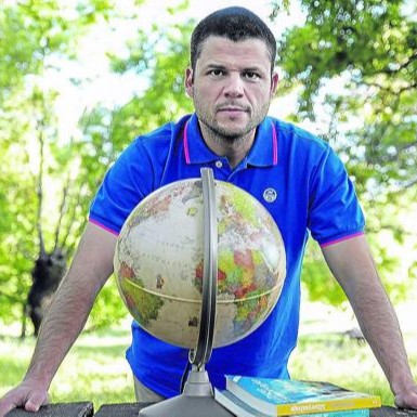 Nacho Dean - He literary walked around the world and swam between 5 continents Nacho Dean - He literary walked around the world and swam between 5 continents