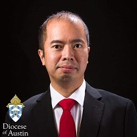 Dcn. Phúc and Theresa Lê Pray the Stations of the Cross (Apr 3, 2020)