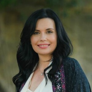95: Vanessa Stoykov talks about the essential money conversations we need to have